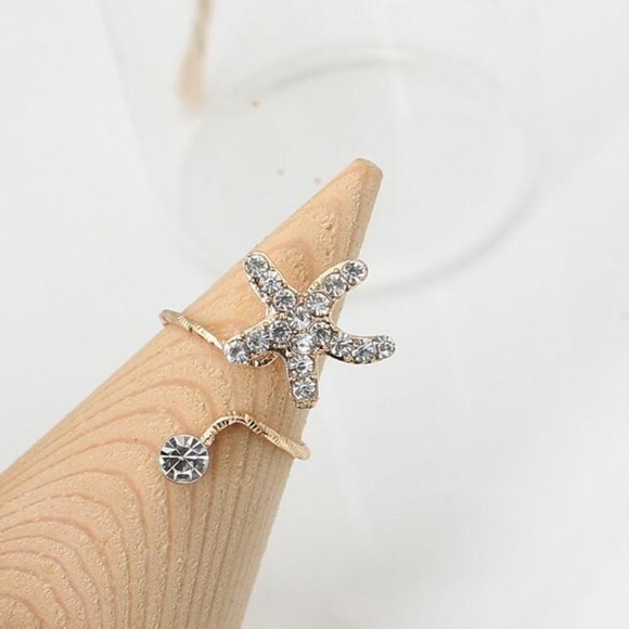 Jewelry - Crystal Starfish Gold Wraparound Open Ring